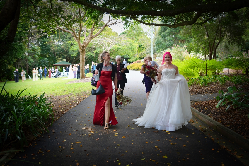 elopement at noosa botanic gardens